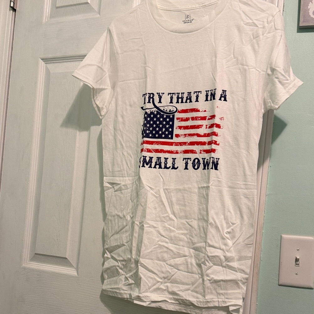 🌹George Classic White Cotton T-Shirt. Try‎ that in a small town. NWOT